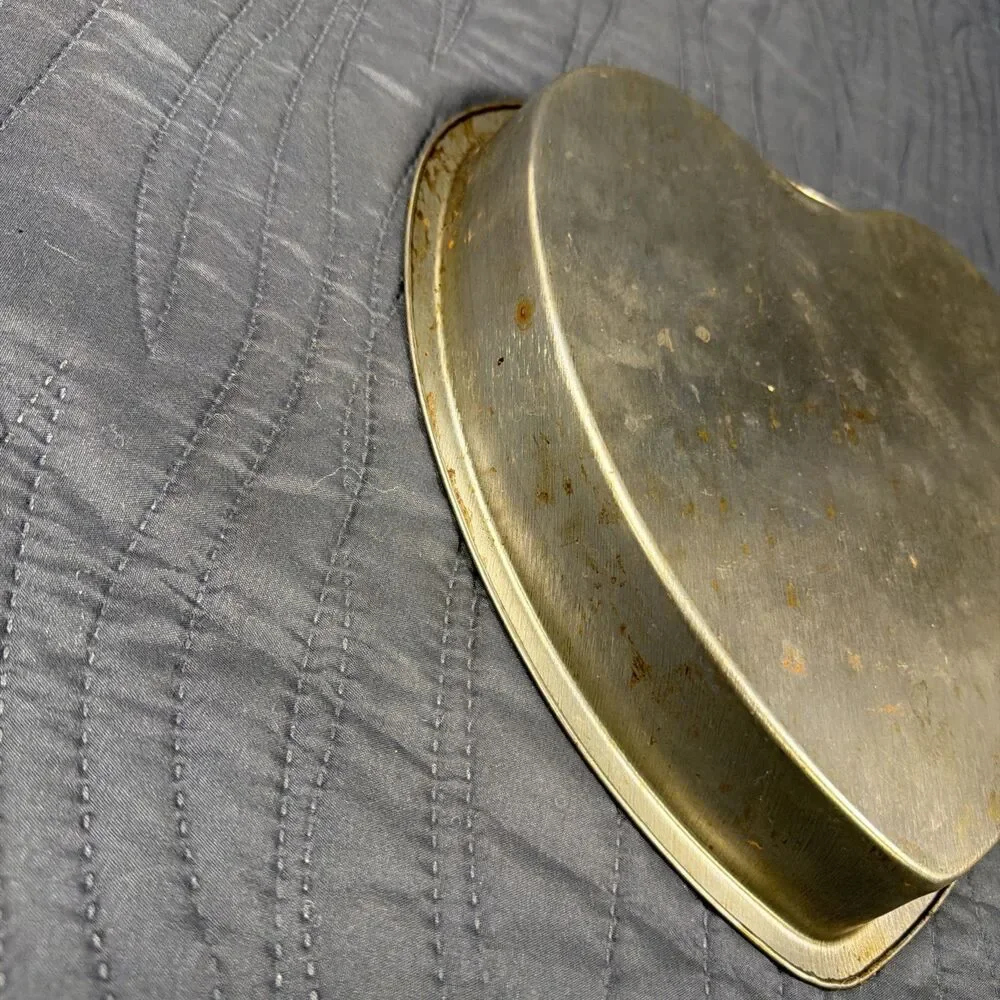 Vintage Bake King Heart Shaped Aluminum Cake Pan 9 Inch Valentine Baking